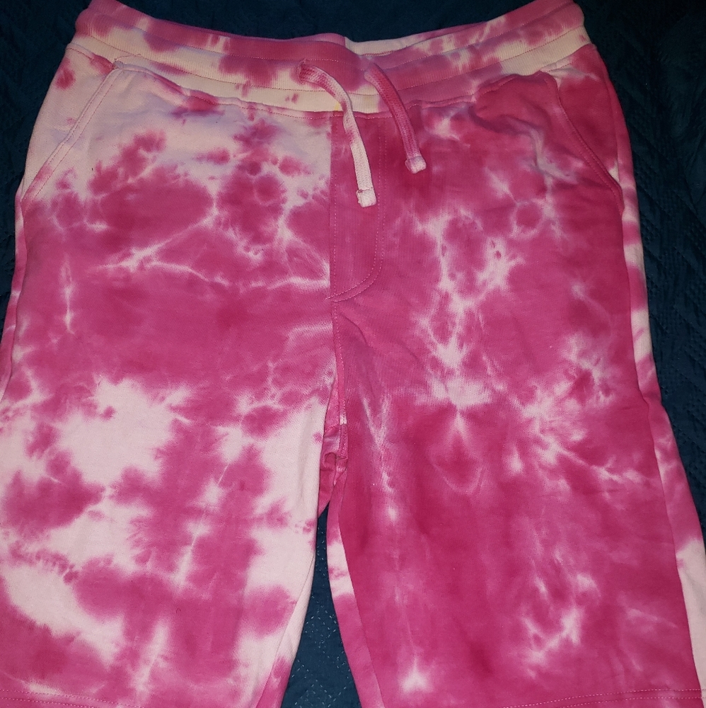 Men tie dye shorts